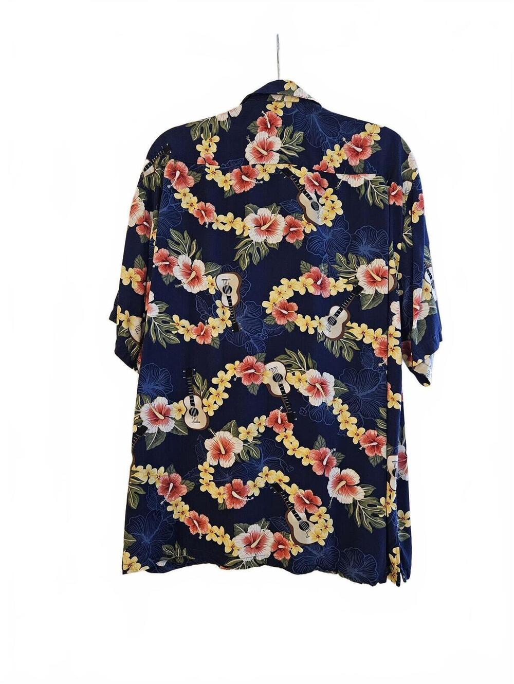 Hilo Hattie The Hawaiian Original Men's Floral Hawaiian Shirt Navy-Size XL - Picture 2 of 5